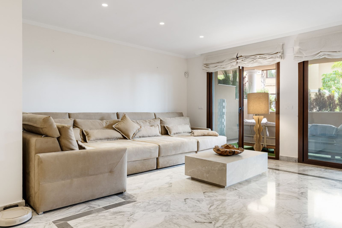 2 Bed Apartment for sale in The Golden Mile Costa Del Sol, Málaga, Spain