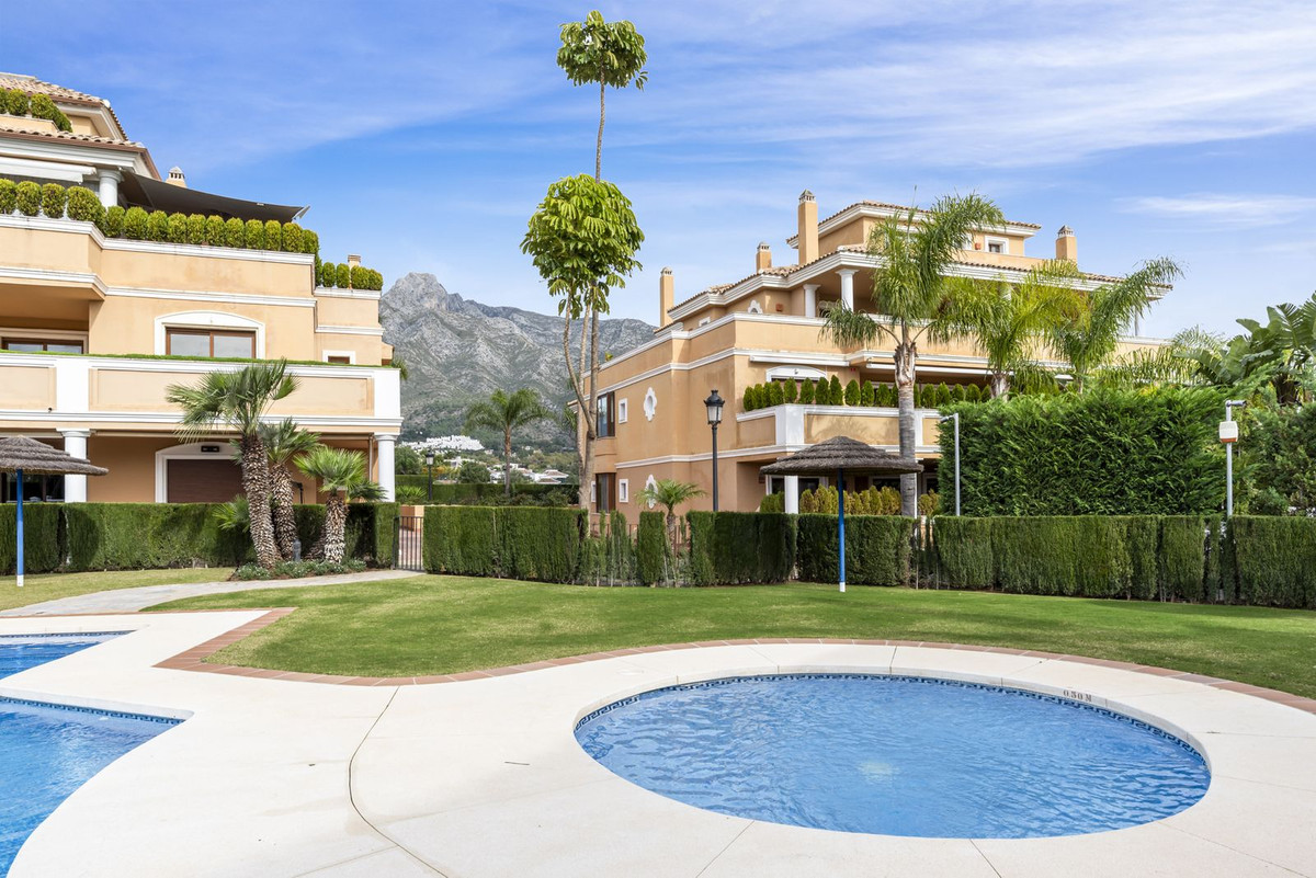 2 Bed Apartment for sale in The Golden Mile Costa Del Sol, Málaga, Spain