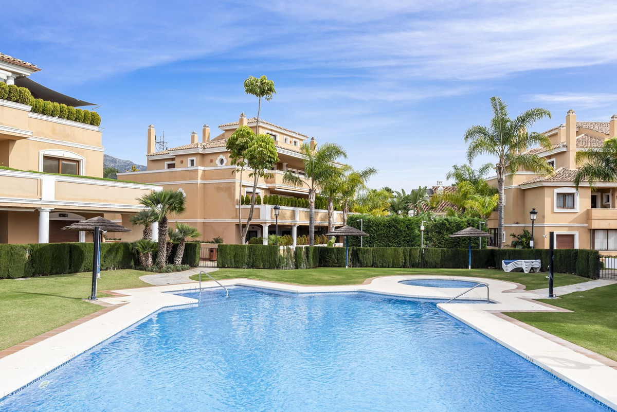 2 Bed Apartment for sale in The Golden Mile Costa Del Sol, Málaga, Spain