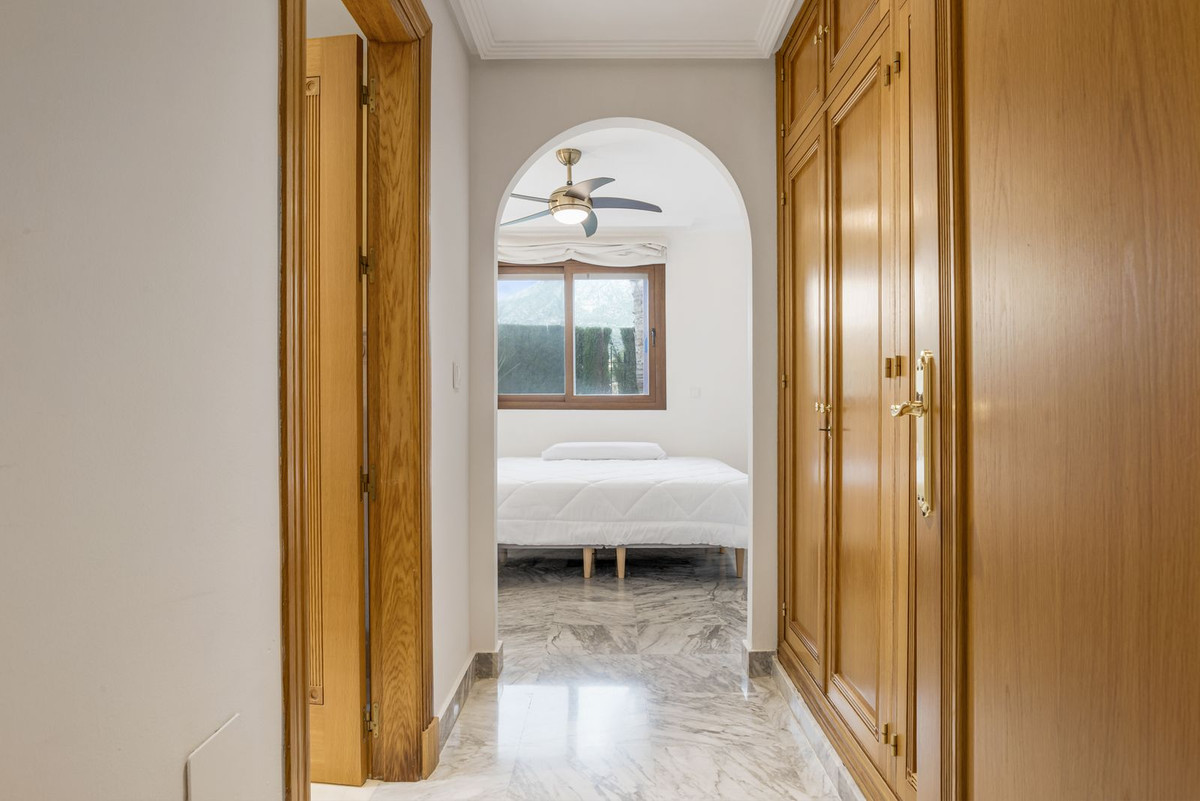 2 Bed Apartment for sale in The Golden Mile Costa Del Sol, Málaga, Spain