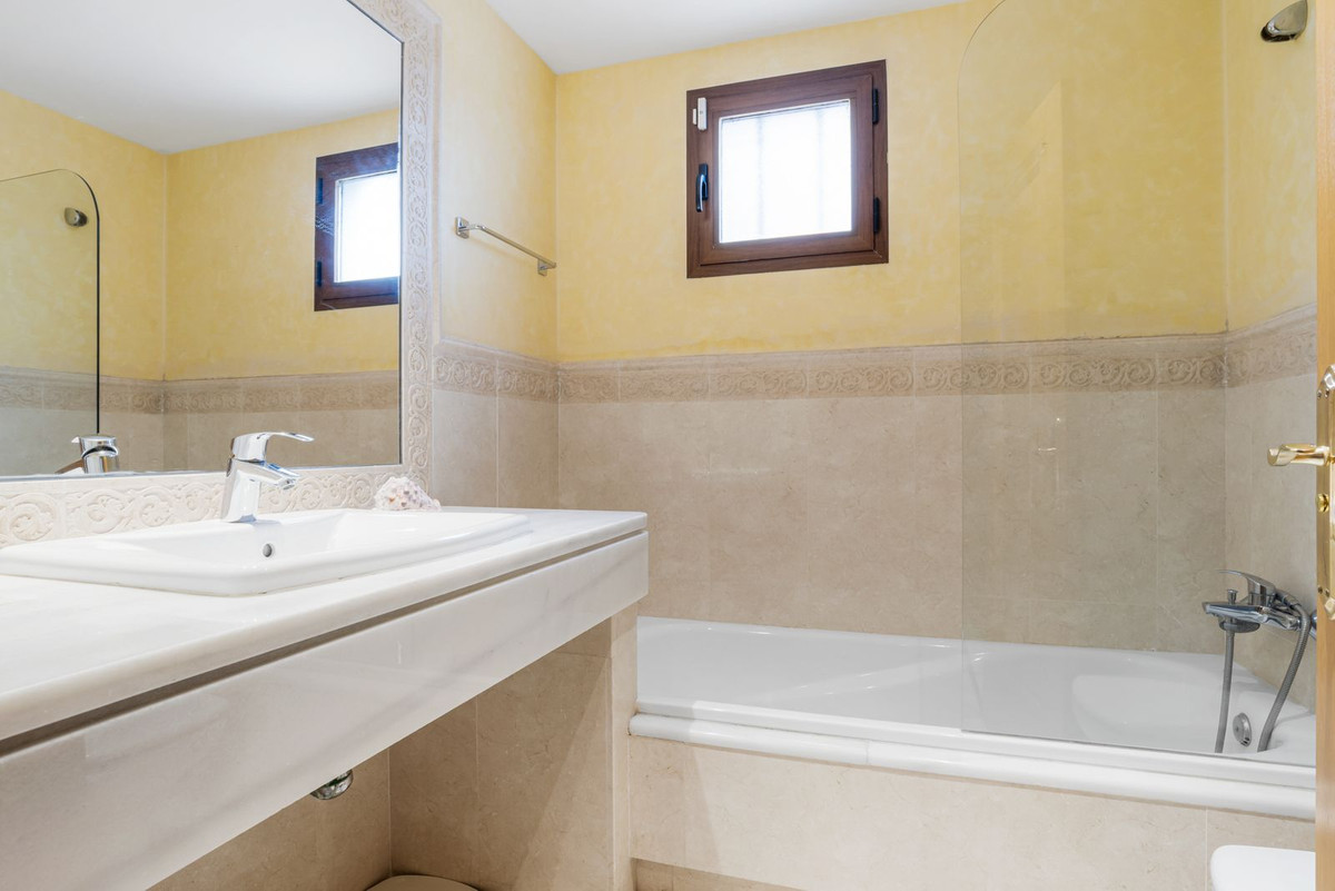 2 Bed Apartment for sale in The Golden Mile Costa Del Sol, Málaga, Spain
