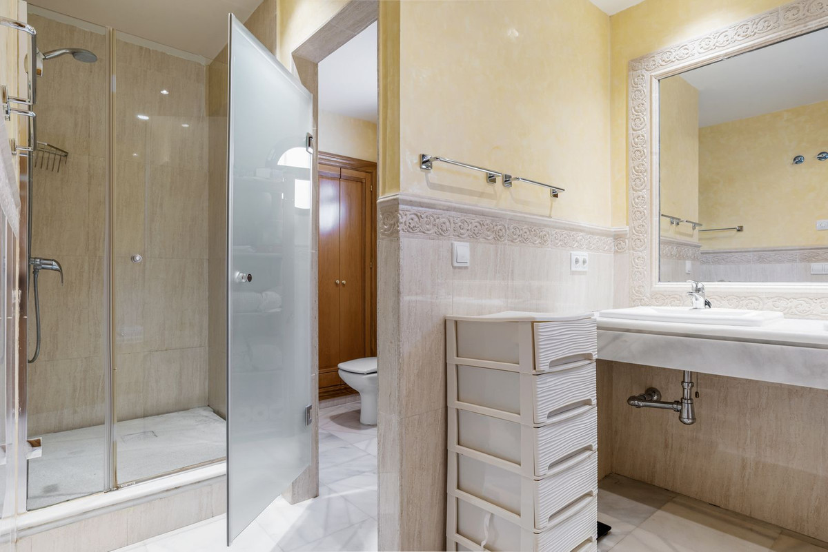 2 Bed Apartment for sale in The Golden Mile Costa Del Sol, Málaga, Spain
