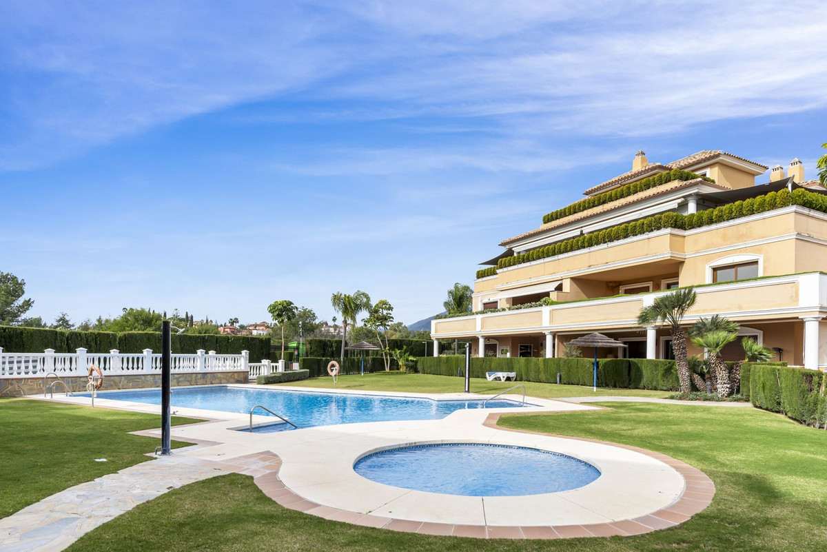 2 Bed Apartment for sale in The Golden Mile Costa Del Sol, Málaga, Spain
