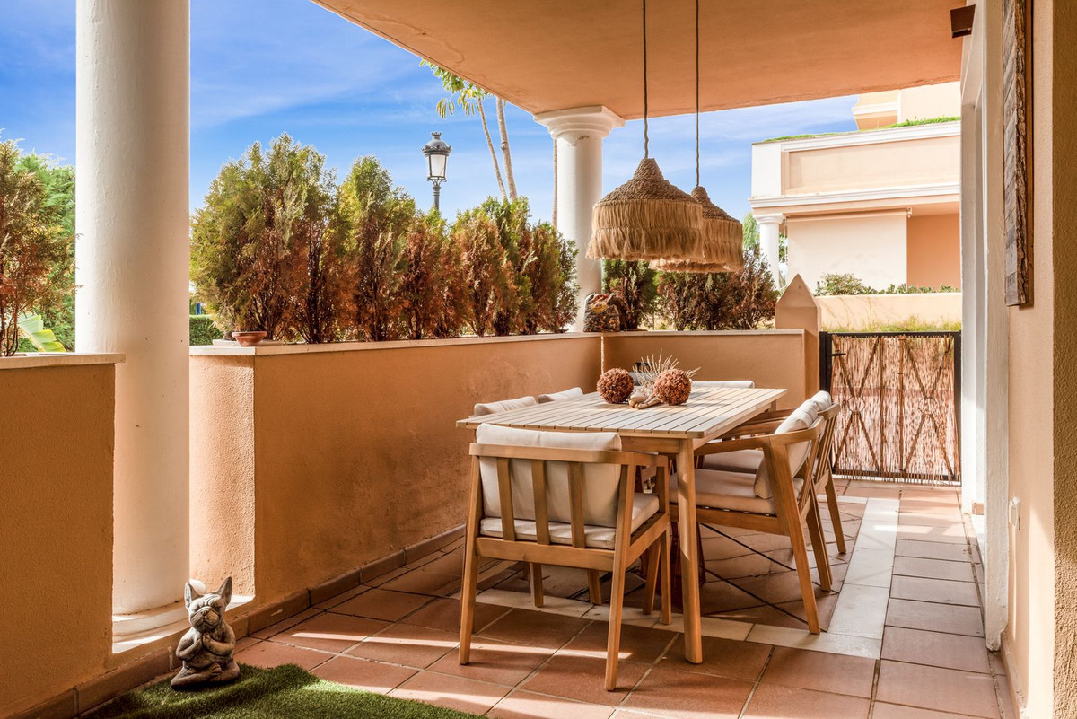 2 Bed Apartment for sale in The Golden Mile Costa Del Sol, Málaga, Spain