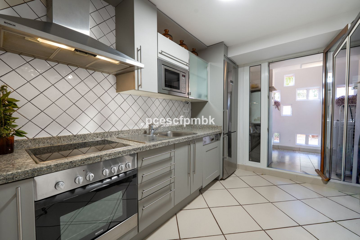 Se vende Apartamento Planta Media de 3 dormitorios en Costa Del Sol, Málaga, España