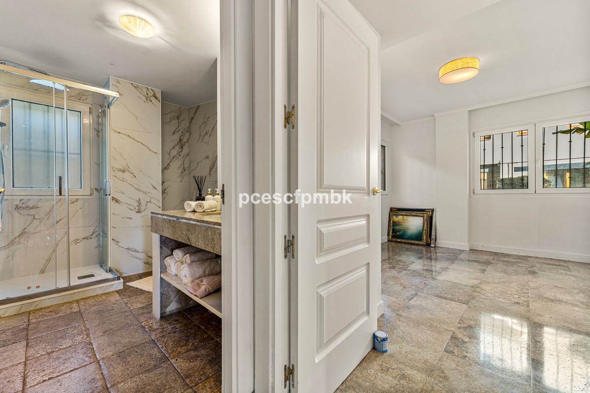 Se vende Apartamento Planta Media de 3 dormitorios en Costa Del Sol, Málaga, España