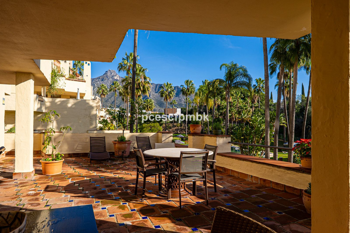 Se vende Apartamento Planta Media de 3 dormitorios en Costa Del Sol, Málaga, España