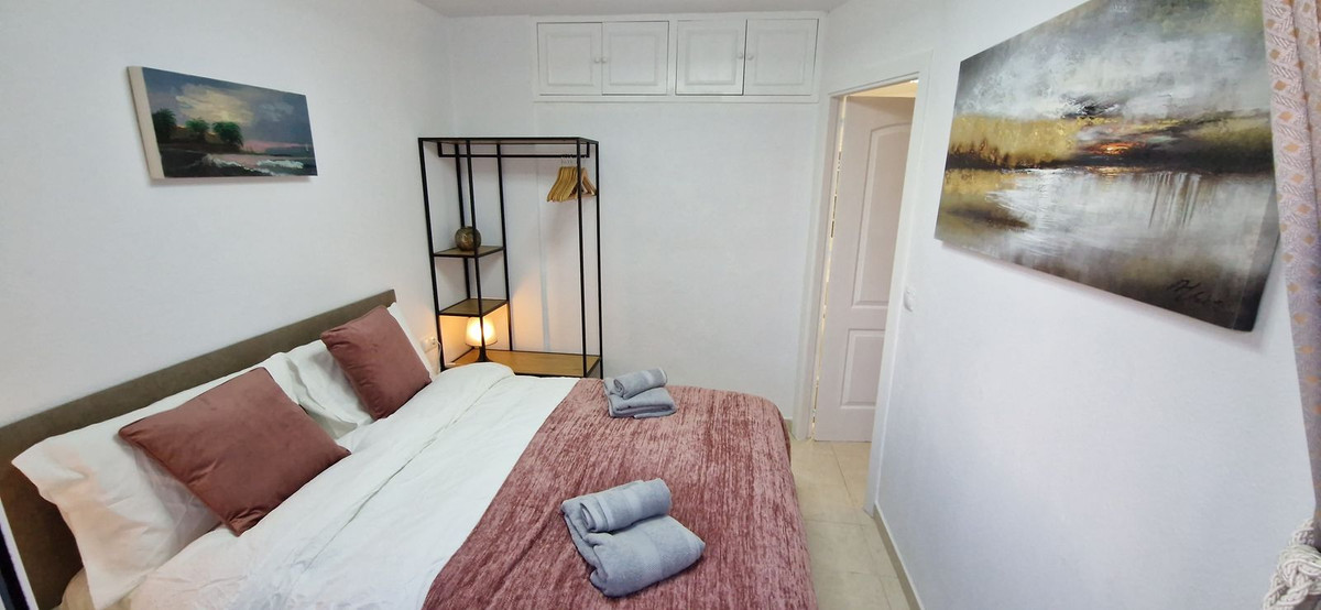 2 Bed Apartment for sale in Calahonda Costa Del Sol, Málaga, Spain