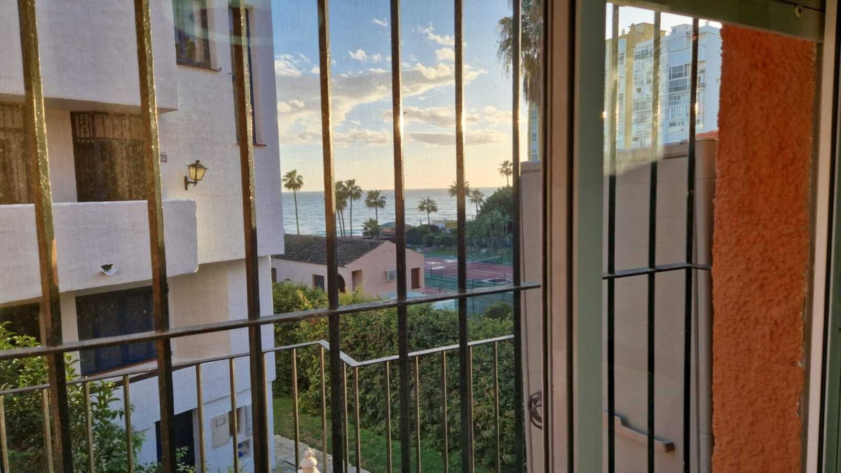 2 Bed Apartment for sale in Calahonda Costa Del Sol, Málaga, Spain