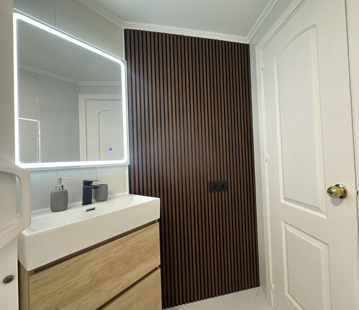 2 Bed Apartment for sale in Calahonda Costa Del Sol, Málaga, Spain