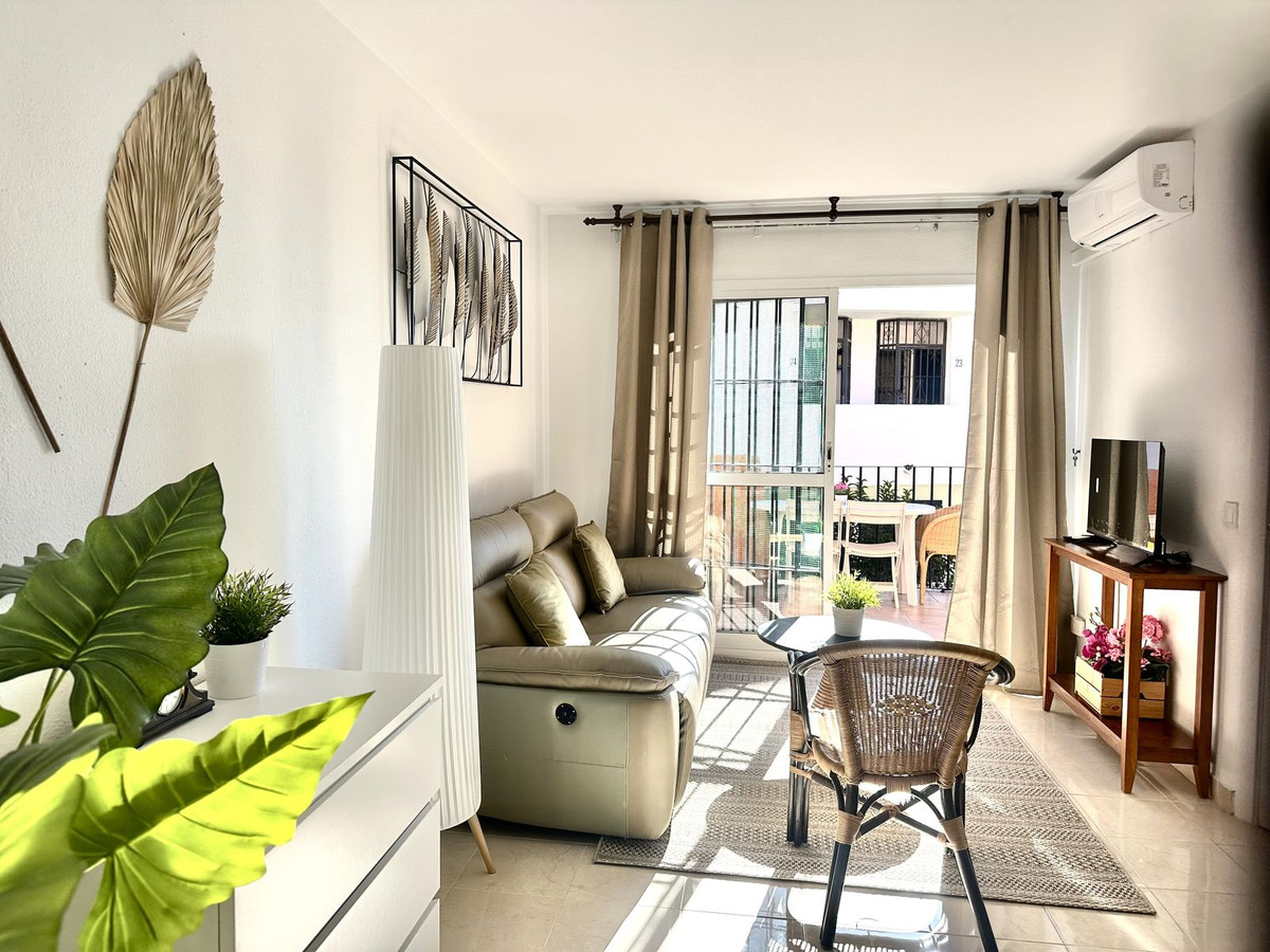 2 Bed Apartment for sale in Calahonda Costa Del Sol, Málaga, Spain