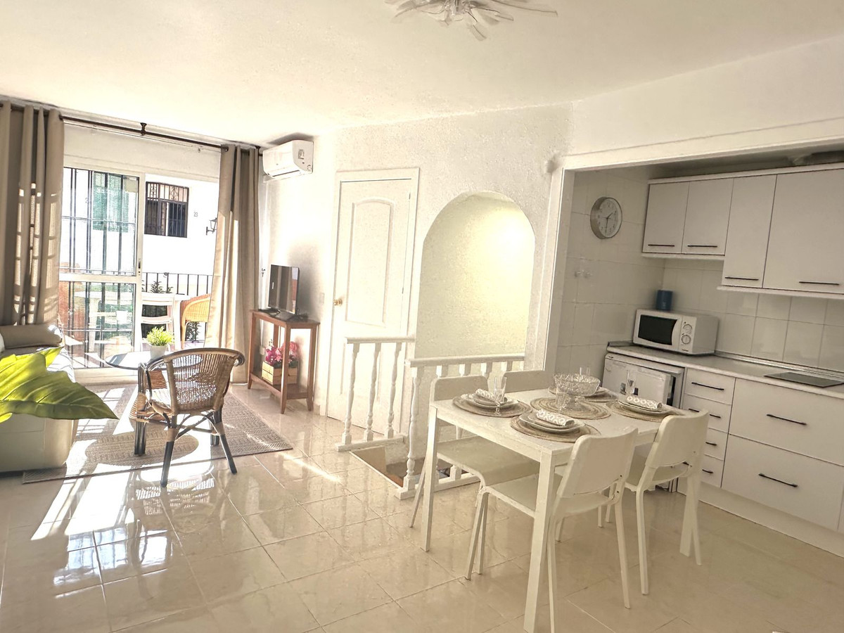 2 Bed Apartment for sale in Calahonda Costa Del Sol, Málaga, Spain