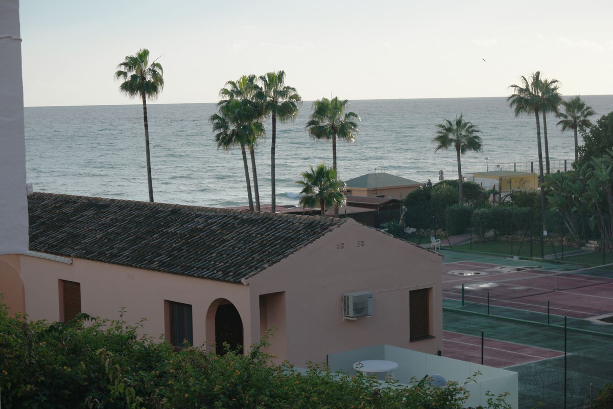 2 Bed Apartment for sale in Calahonda Costa Del Sol, Málaga, Spain