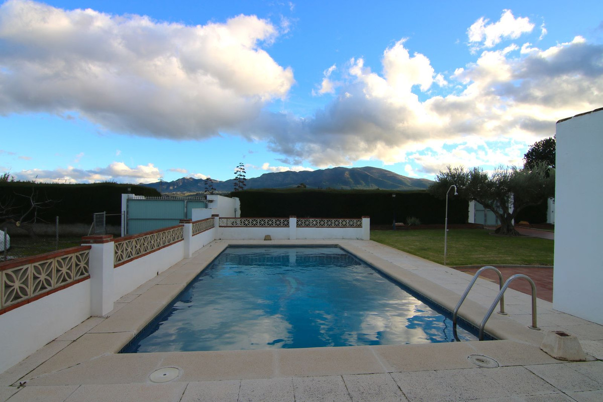 3 Bed Townhouse for sale in Alhaurín El Grande Costa Del Sol, Málaga, Spain