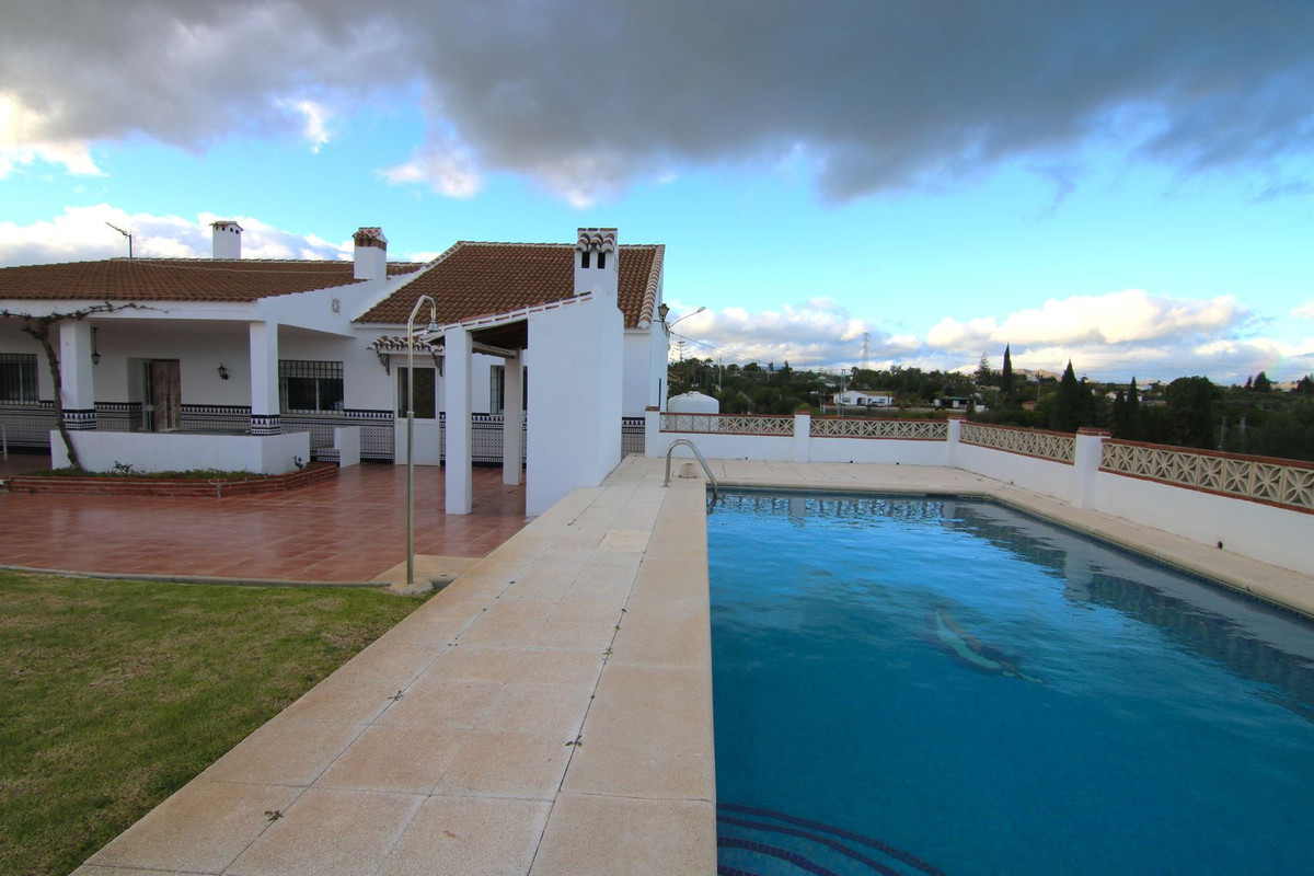 3 Bed Townhouse for sale in Alhaurín El Grande Costa Del Sol, Málaga, Spain