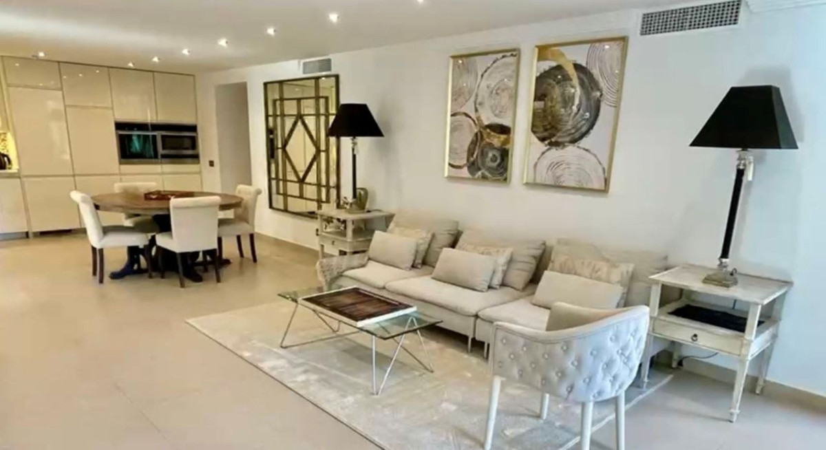 Se vende Villa - Chalet de 7 dormitorios en Costa Del Sol, Málaga, España