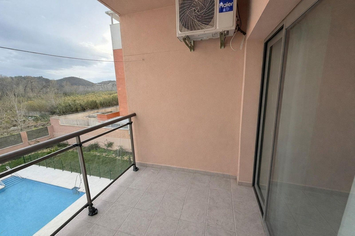 Se vende Apartamento Planta Media de 2 dormitorios en Costa Del Sol, Málaga, España