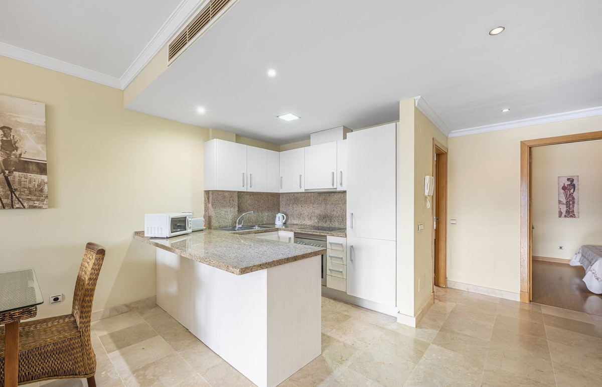 2 Bed Apartment for sale in Estepona Costa Del Sol, Málaga, Spain