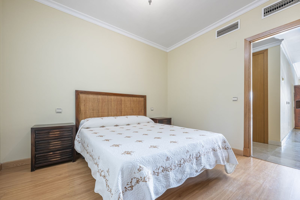 2 Bed Apartment for sale in Estepona Costa Del Sol, Málaga, Spain