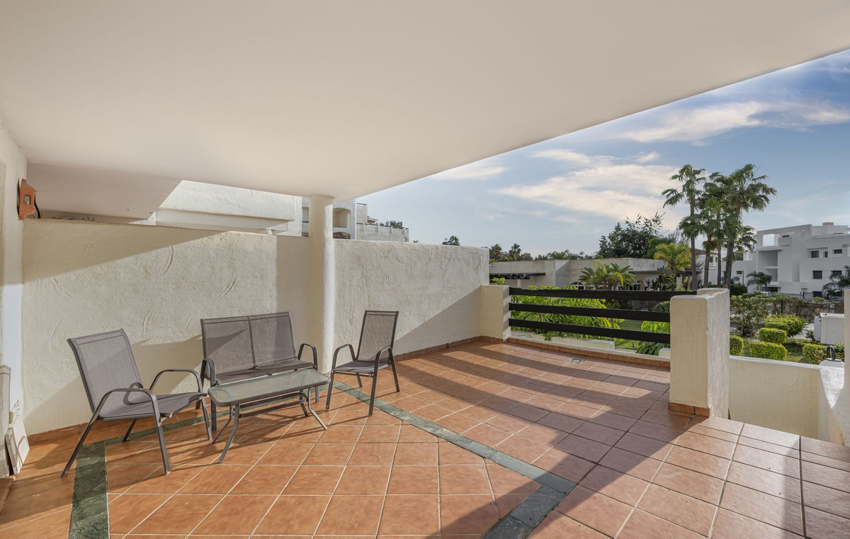 2 Bed Apartment for sale in Estepona Costa Del Sol, Málaga, Spain