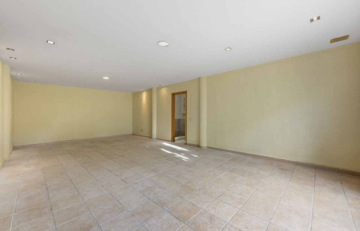 2 Bed Apartment for sale in Estepona Costa Del Sol, Málaga, Spain