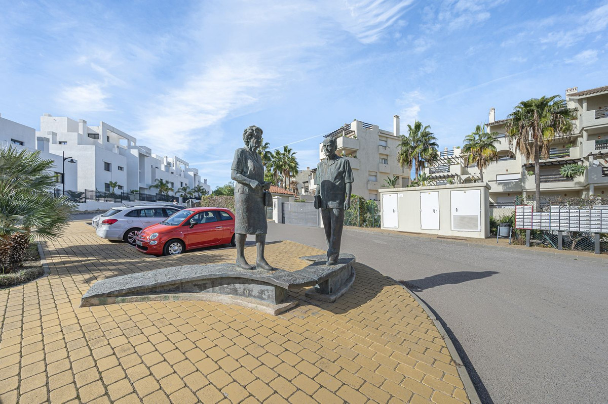2 Bed Apartment for sale in Estepona Costa Del Sol, Málaga, Spain
