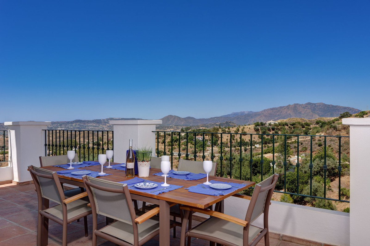 6 Bed Townhouse for sale in Mijas Costa Del Sol, Málaga, Spain