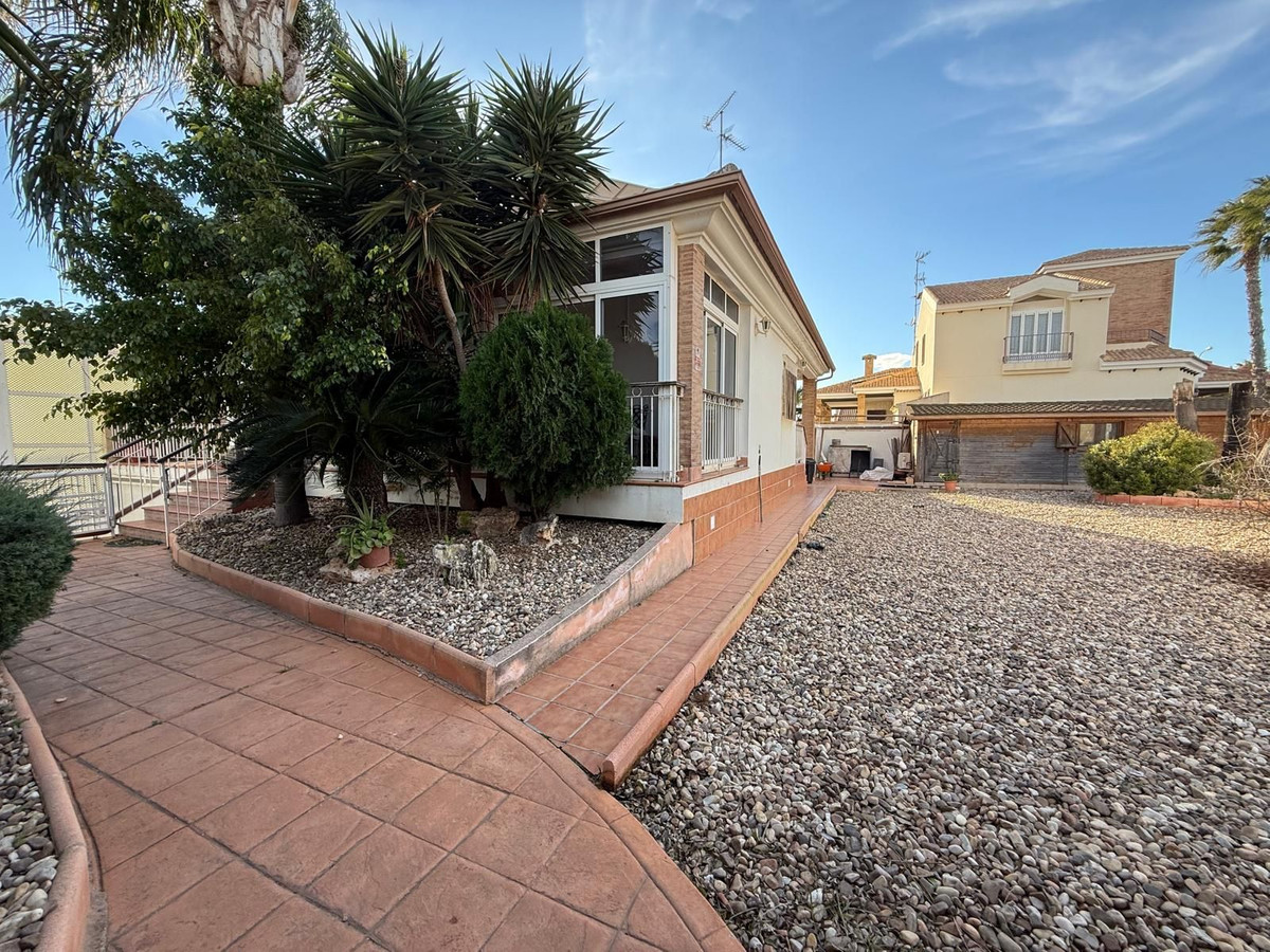 Se vende Villa - Chalet de 4 dormitorios en Costa Calida, Murcia, España