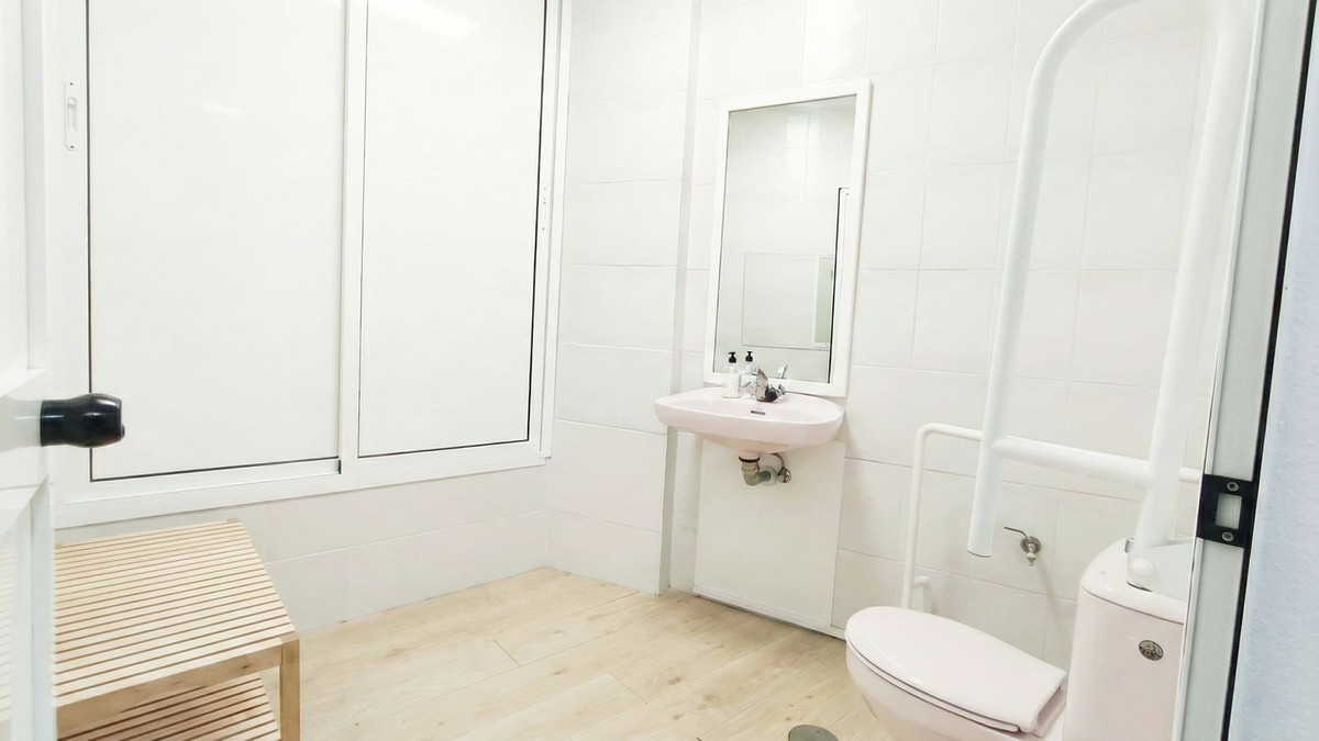 Se vende Tienda  en Costa Del Sol, Málaga, España