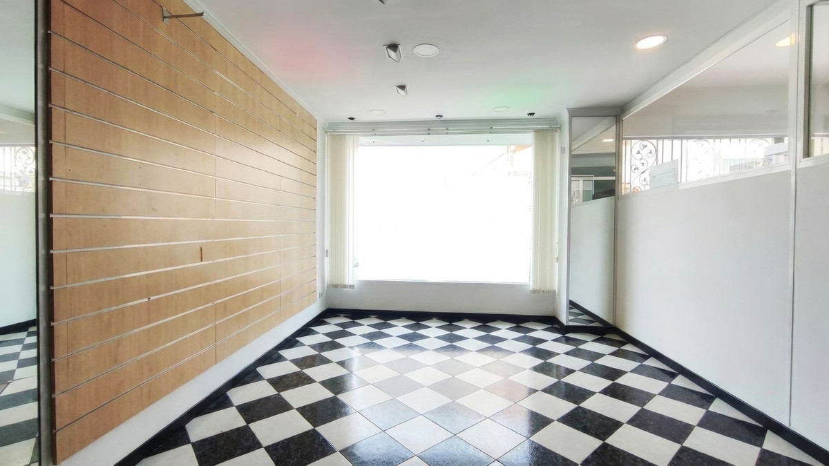Se vende Tienda  en Costa Del Sol, Málaga, España