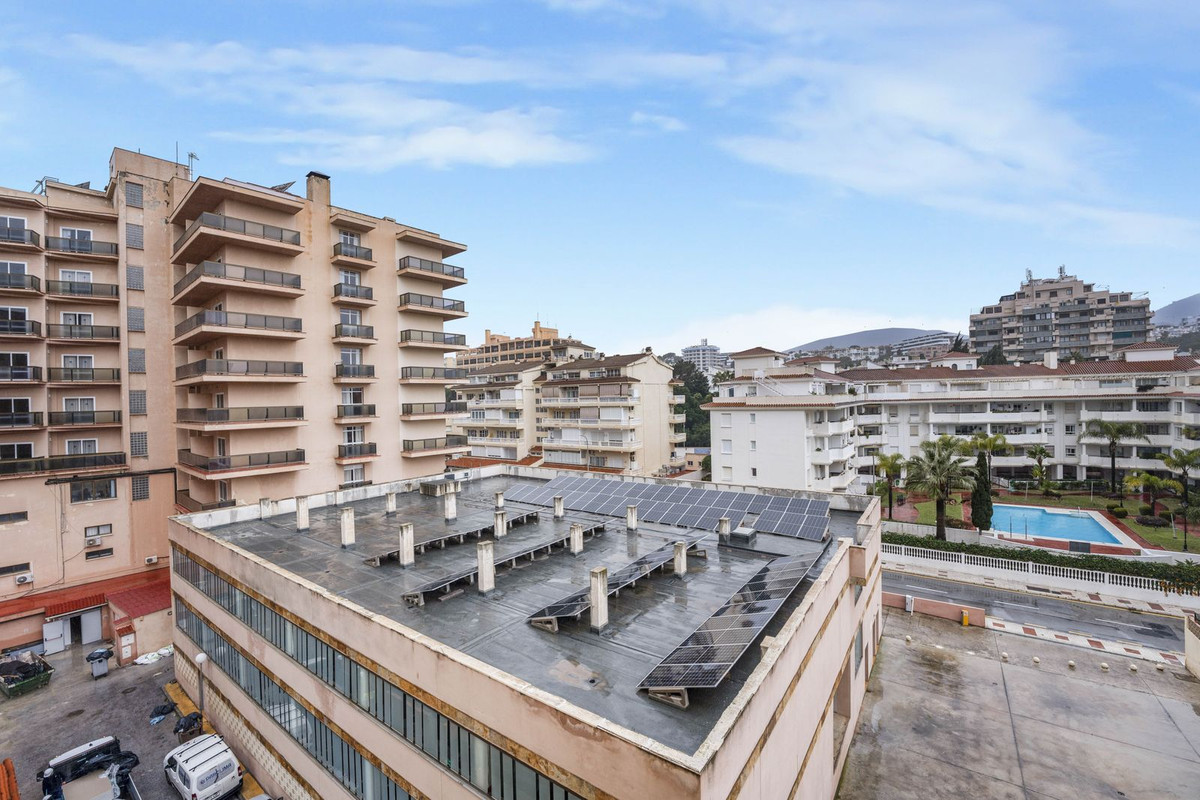 1 Bed Apartment for sale in La Carihuela Costa Del Sol, Málaga, Spain