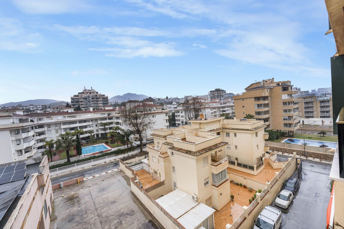 1 Bed Apartment for sale in La Carihuela Costa Del Sol, Málaga, Spain