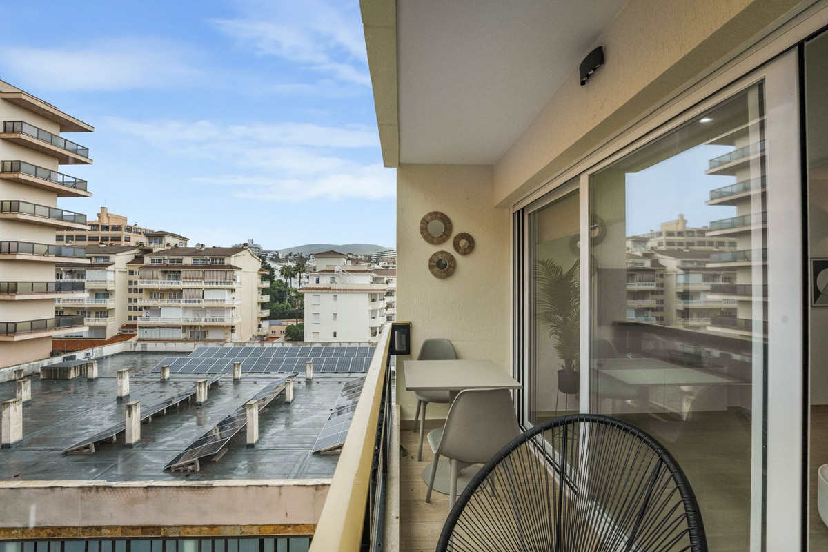 1 Bed Apartment for sale in La Carihuela Costa Del Sol, Málaga, Spain