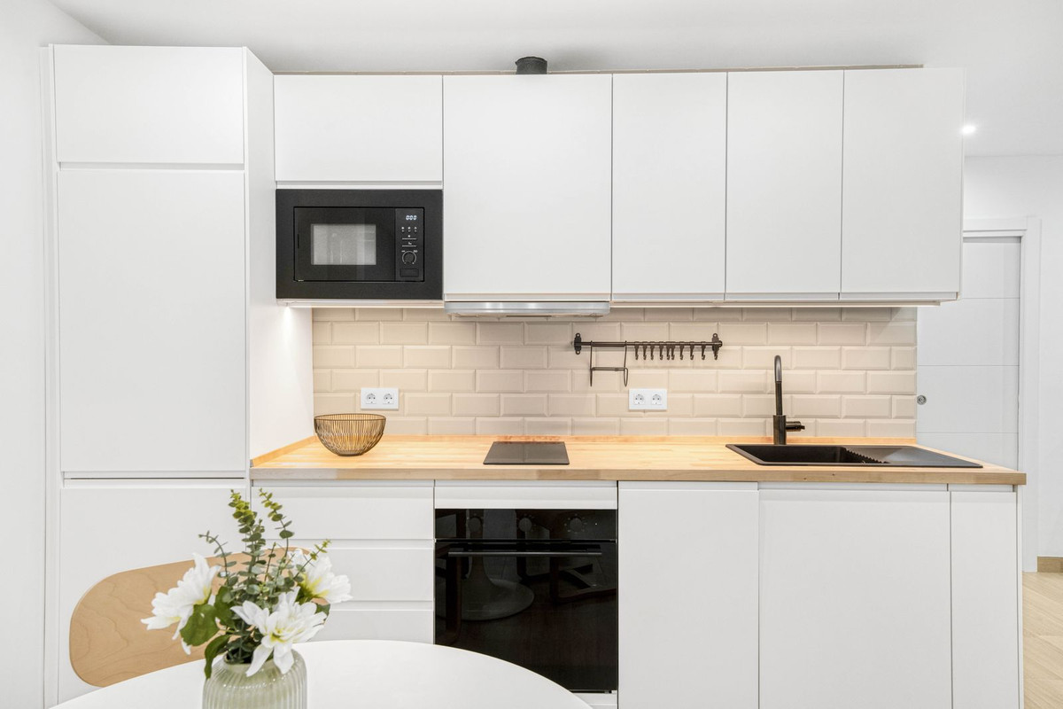 1 Bed Apartment for sale in La Carihuela Costa Del Sol, Málaga, Spain