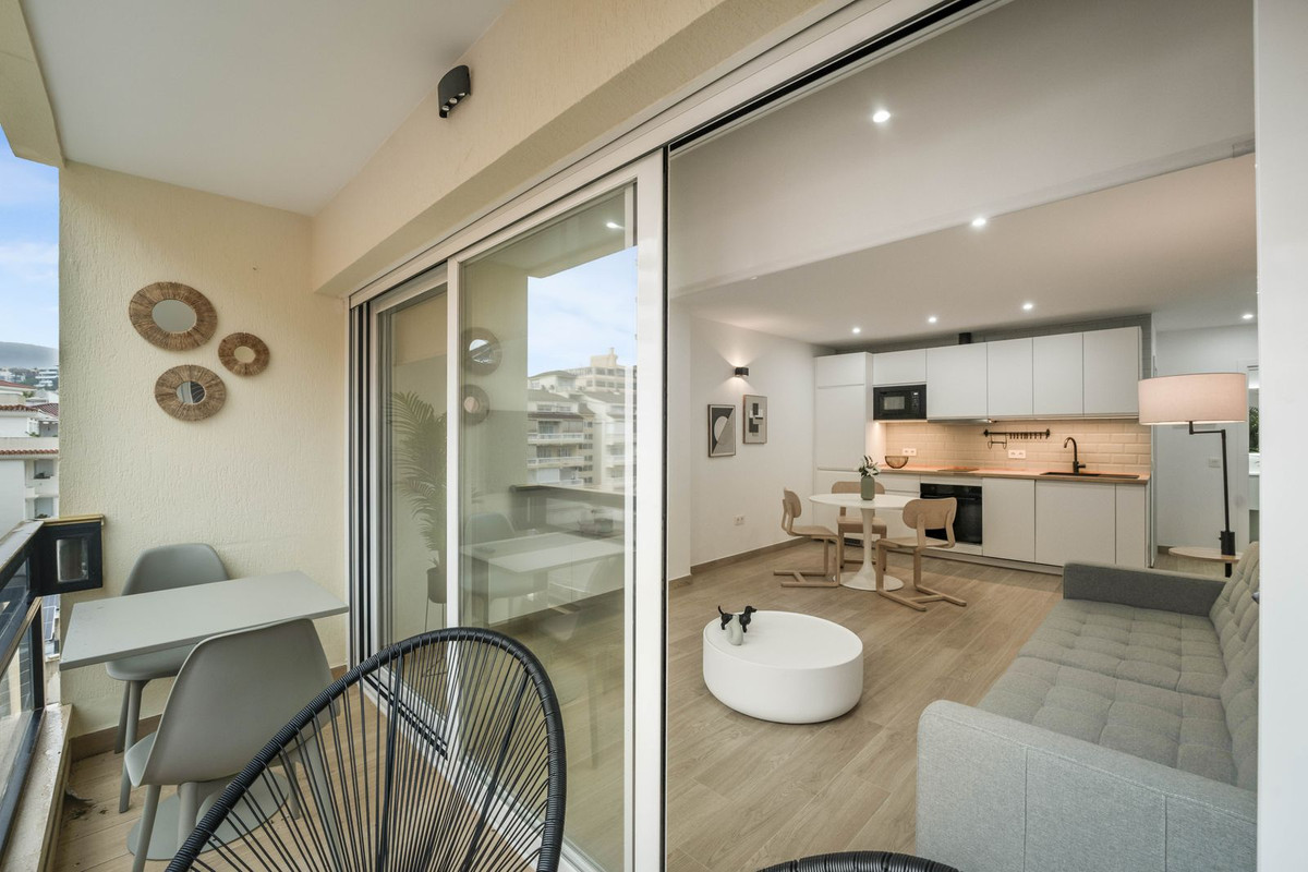 1 Bed Apartment for sale in La Carihuela Costa Del Sol, Málaga, Spain