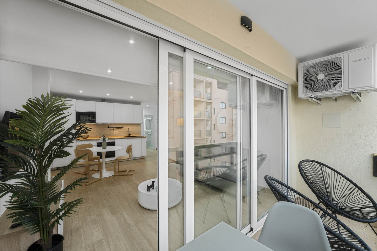 1 Bed Apartment for sale in La Carihuela Costa Del Sol, Málaga, Spain