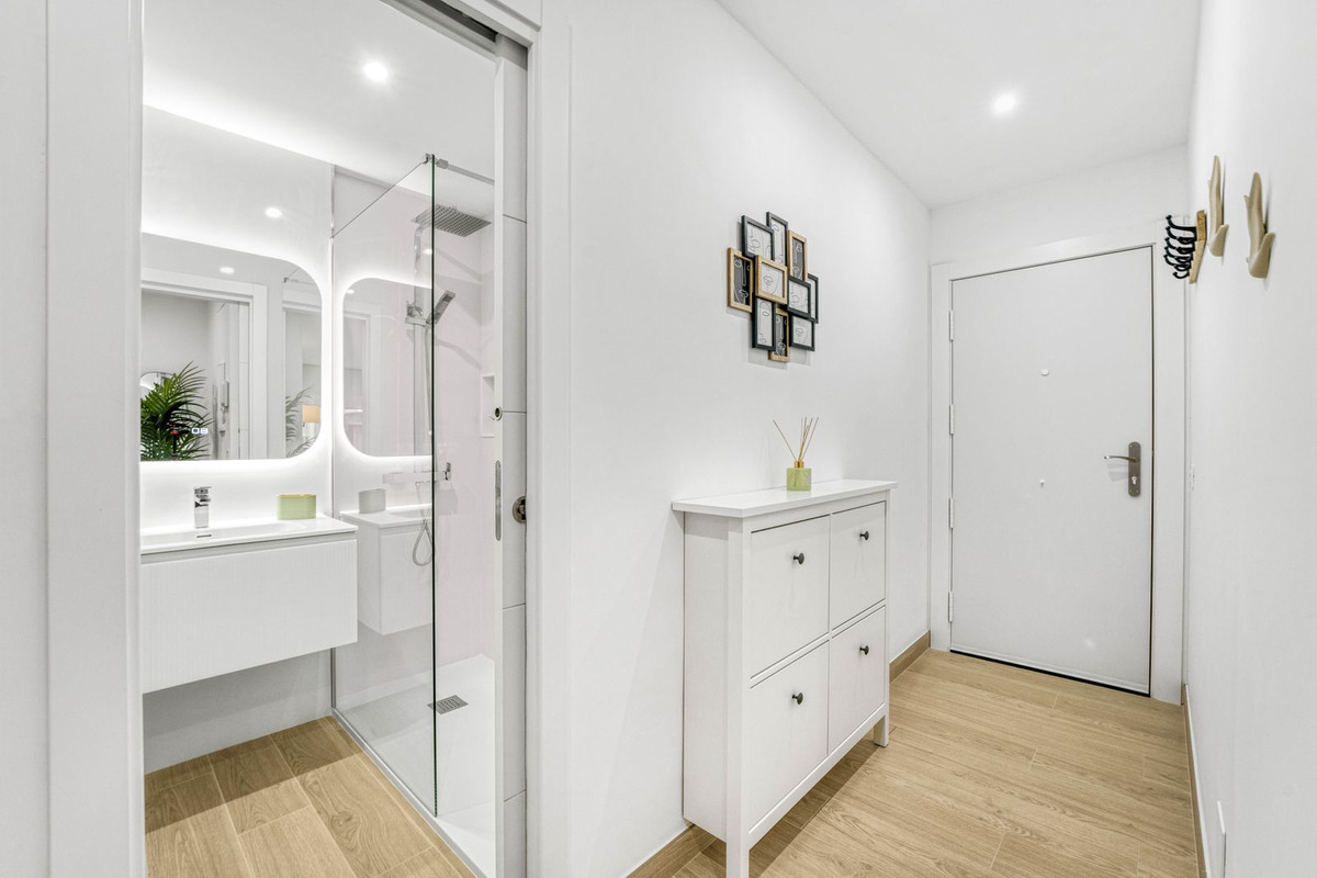 1 Bed Apartment for sale in La Carihuela Costa Del Sol, Málaga, Spain