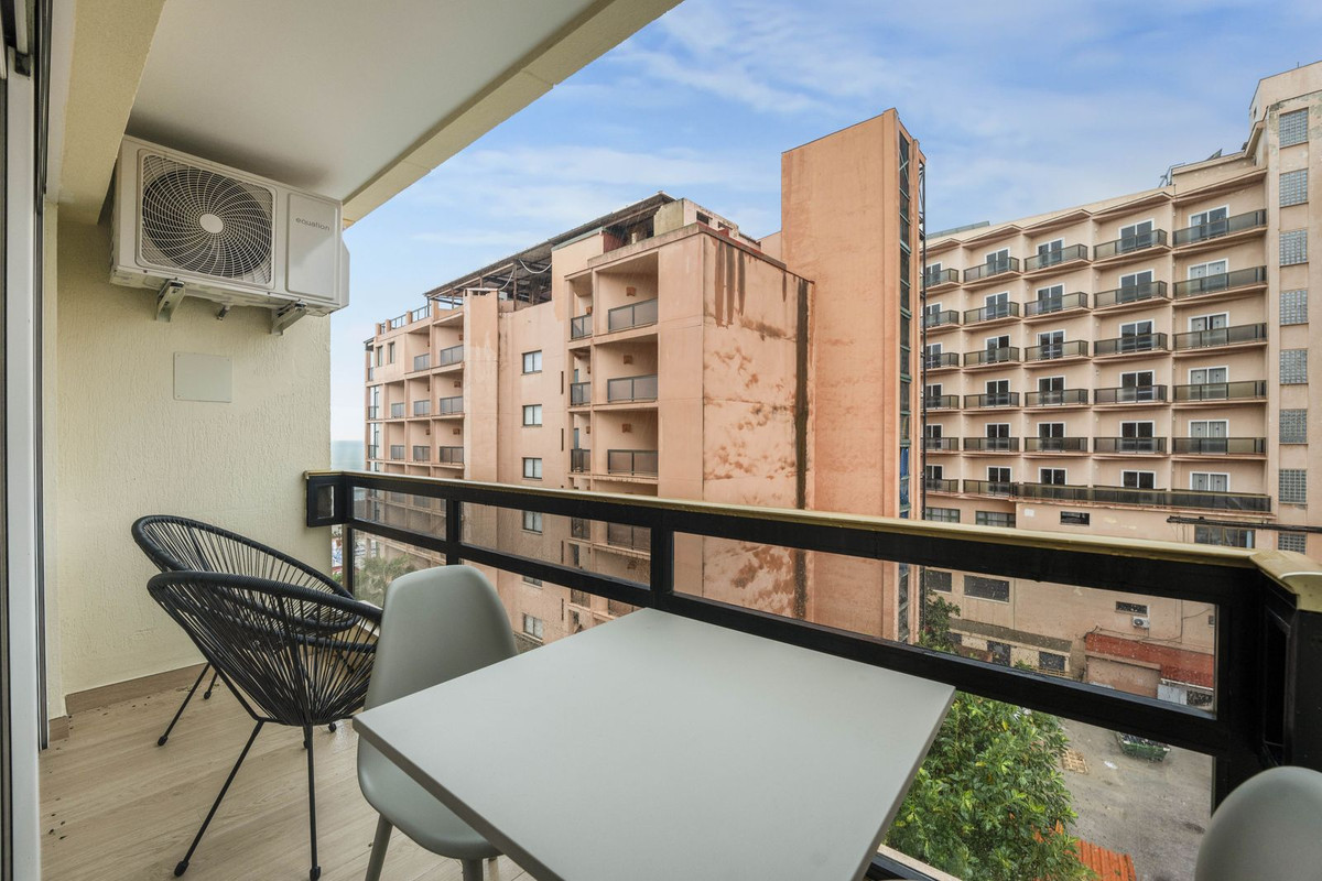1 Bed Apartment for sale in La Carihuela Costa Del Sol, Málaga, Spain