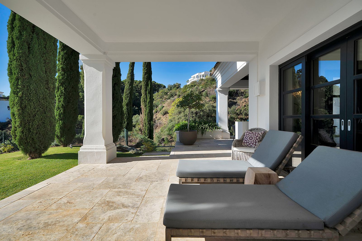 5 Bed Townhouse for sale in Benahavís Costa Del Sol, Málaga, Spain