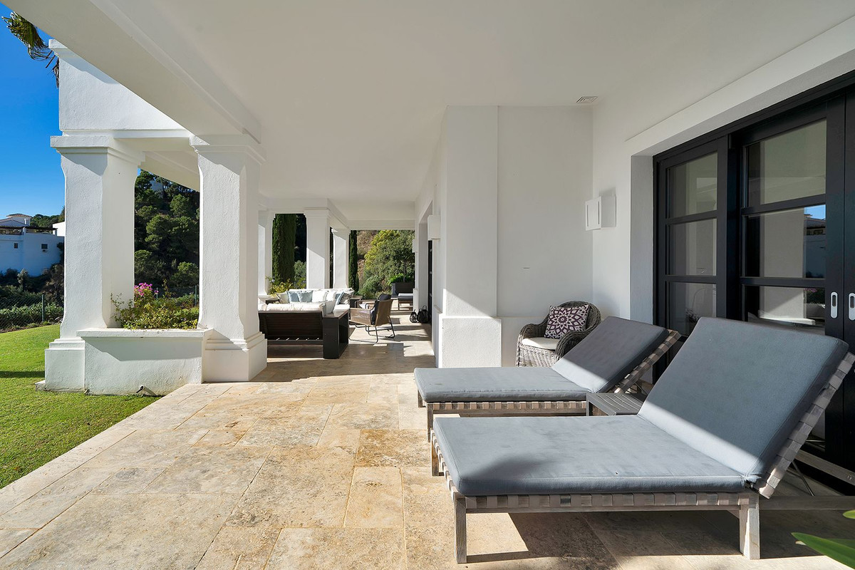 5 Bed Townhouse for sale in Benahavís Costa Del Sol, Málaga, Spain