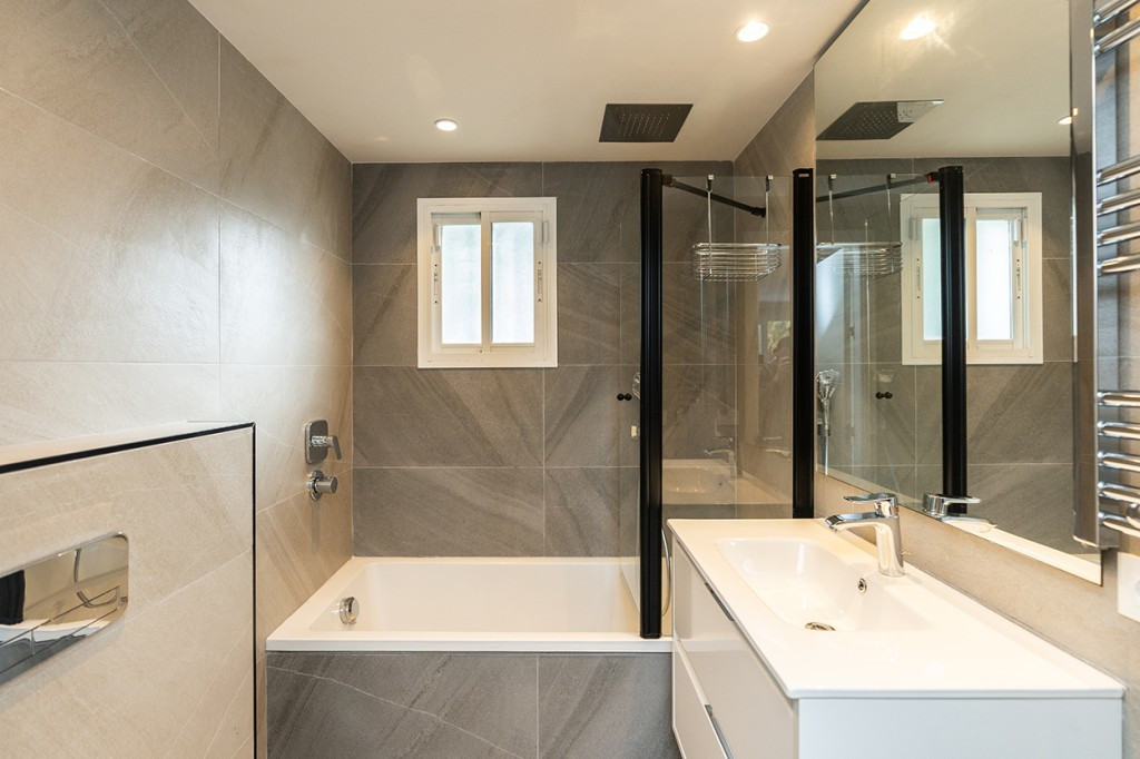 4 Bed Townhouse for sale in Marbesa Costa Del Sol, Málaga, Spain