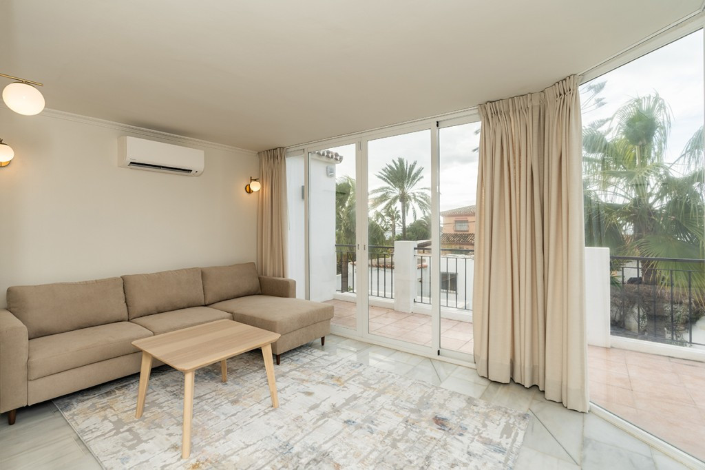 4 Bed Townhouse for sale in Marbesa Costa Del Sol, Málaga, Spain