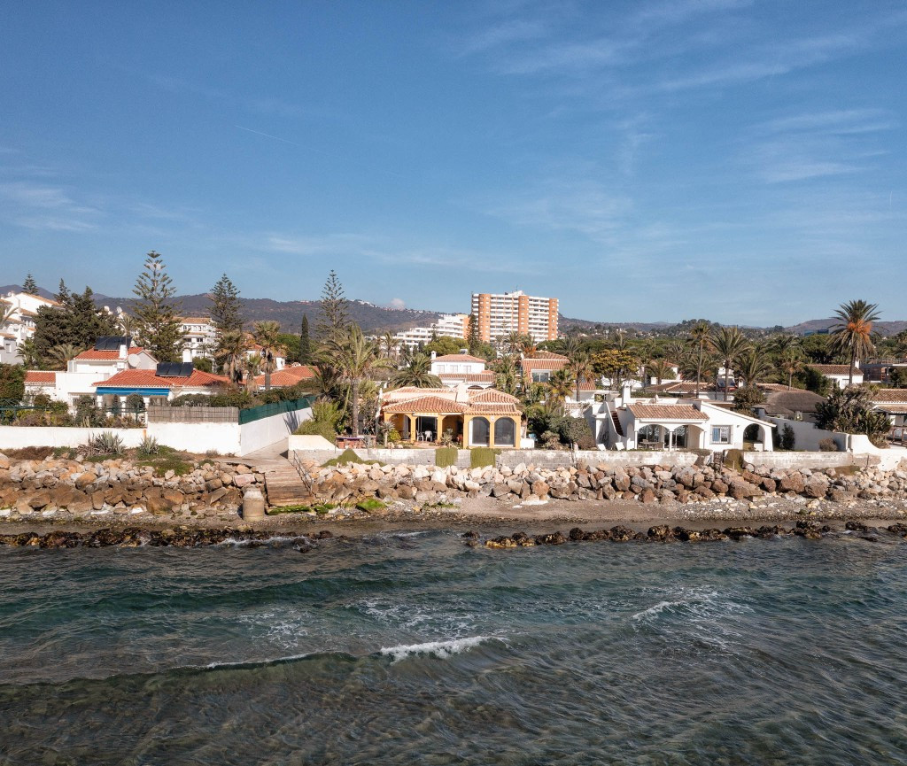 4 Bed Townhouse for sale in Marbesa Costa Del Sol, Málaga, Spain