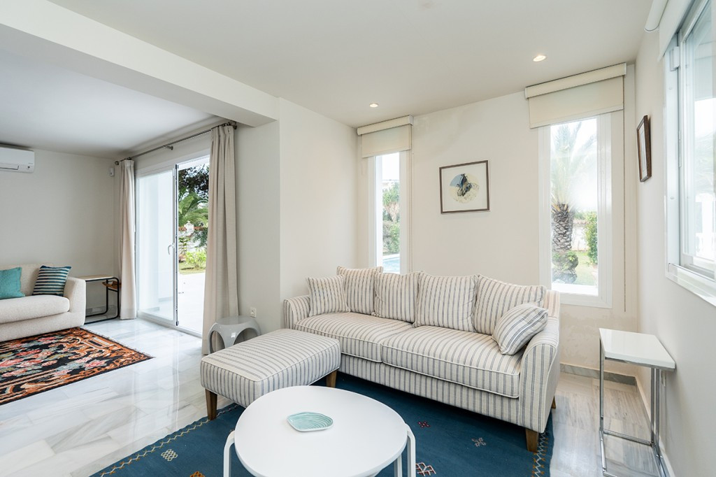 4 Bed Townhouse for sale in Marbesa Costa Del Sol, Málaga, Spain