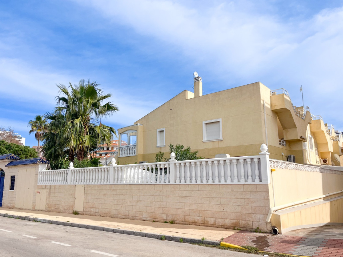Se vende Apartamento Planta Baja de 2 dormitorios en Costa Blanca, Alicante, España