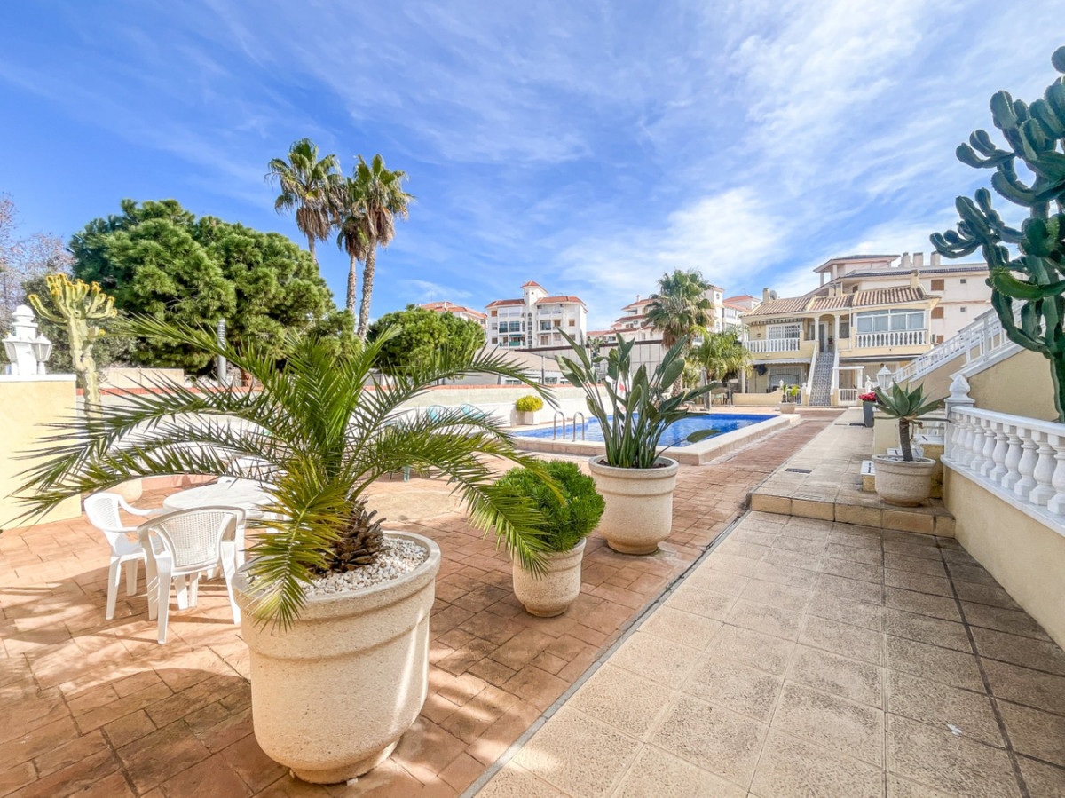 Se vende Apartamento Planta Baja de 2 dormitorios en Costa Blanca, Alicante, España
