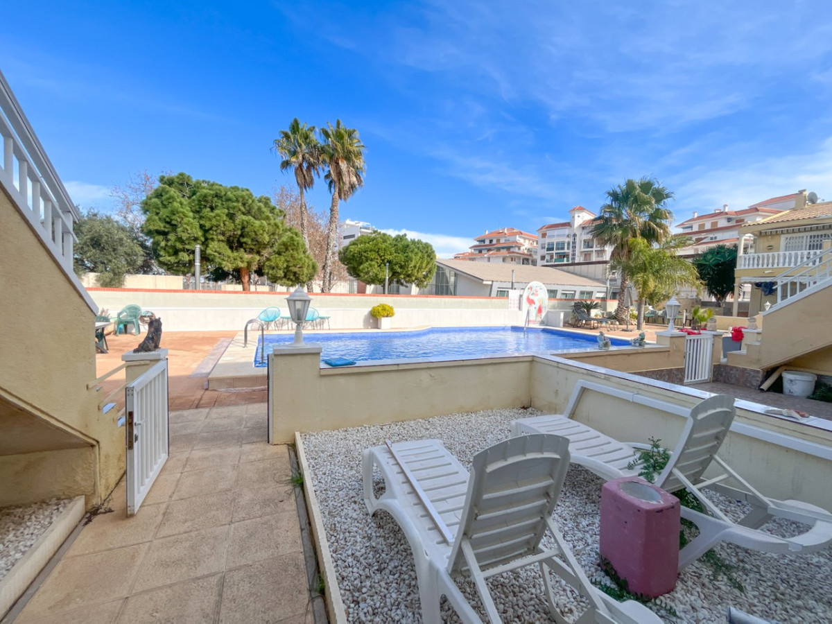 Se vende Apartamento Planta Baja de 2 dormitorios en Costa Blanca, Alicante, España