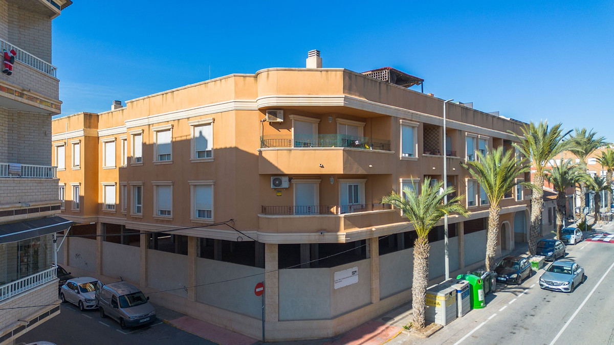 Se vende Apartamento Planta Baja de 3 dormitorios en Costa Blanca, Alicante, España