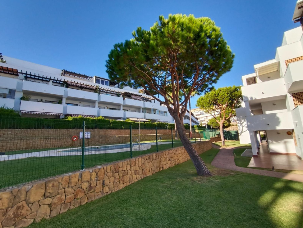 Se vende Apartamento Planta Media de 2 dormitorios en Costa Del Sol, Málaga, España