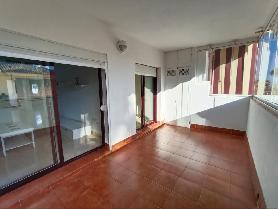 Se vende Apartamento Planta Media de 2 dormitorios en Costa Del Sol, Málaga, España